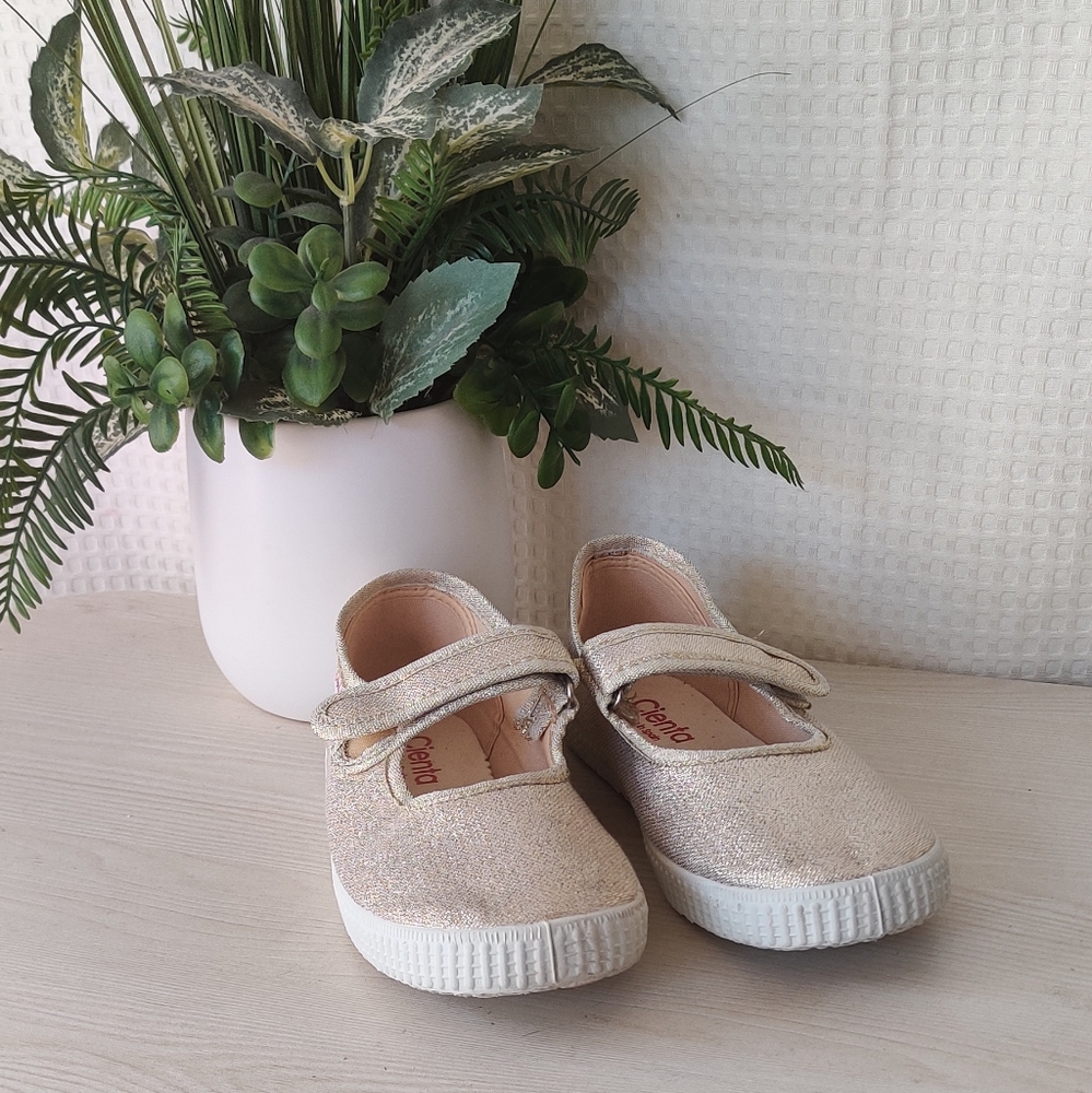 Cienta Little Girls Sparkly Canvas Gold Mary Jane Shoes Size 2.5
